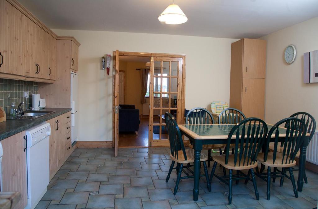 אניסקרון Ceol Na Mara Holiday Homes - Cois Tra & Cor Na Dtonn חדר תמונה
